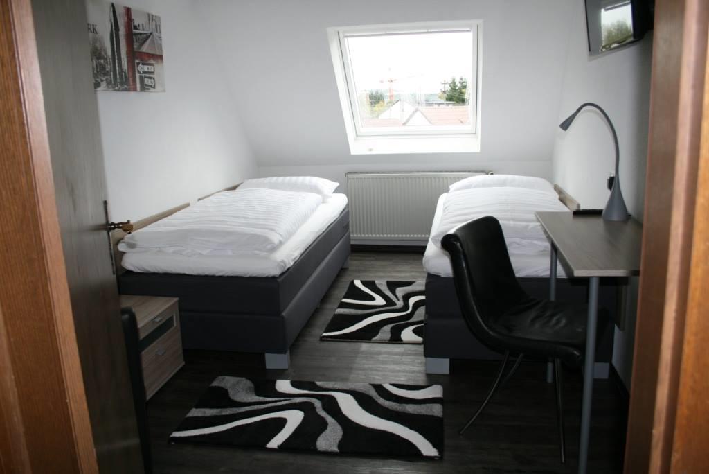 Landhotel Schwarzer Adler Tiefenbronn エクステリア 写真